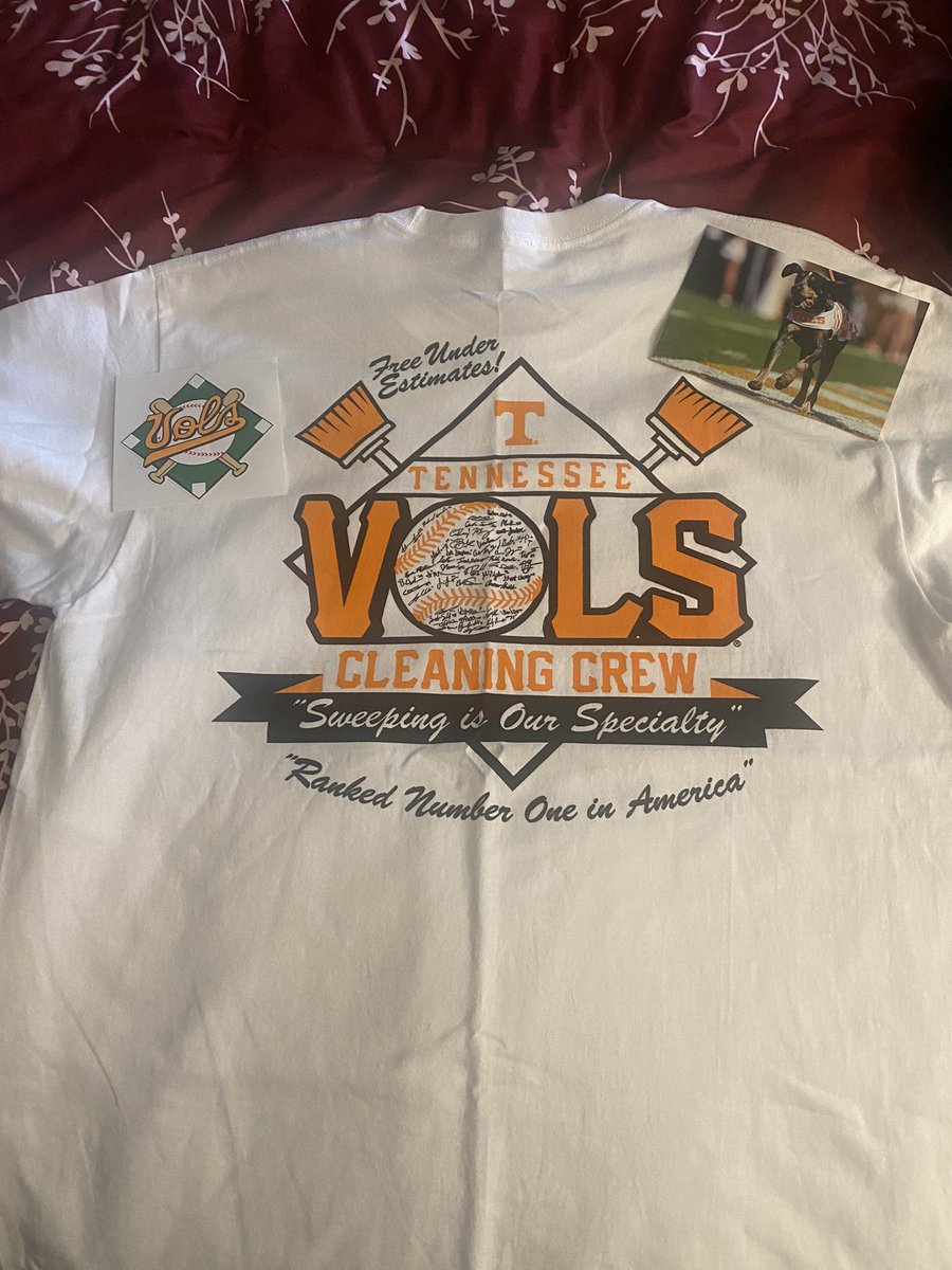 melfromcali78's tweet photo. Happy early #MothersDay to meeeeeee @UTVolShop π§‘π§‘π§‘π§‘ #BaseVols #VolsBitch #ClasslessVolFan https://t.co/Gm4J1ofRbI