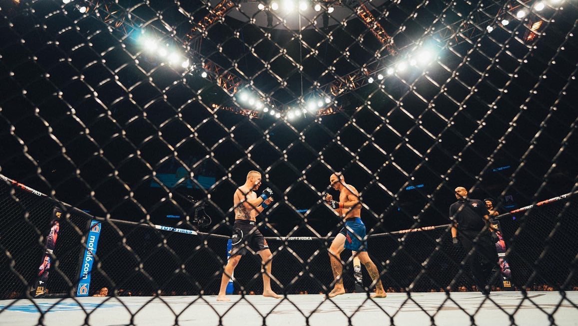 I shot these at #UFC242 the last big event that worked before things in my life and the world went sideways… <a href="/Justin_Gaethje/">Justin Gaethje 🇺🇸</a> KO’d <a href="/Cowboycerrone/">Cowboy Cerrone</a> that night in the first 42seconds don’t see that going down tonight though. <a href="/CharlesDoBronxs/">Charles 'DoBronxs' Oliveira</a> is a force #UFC274