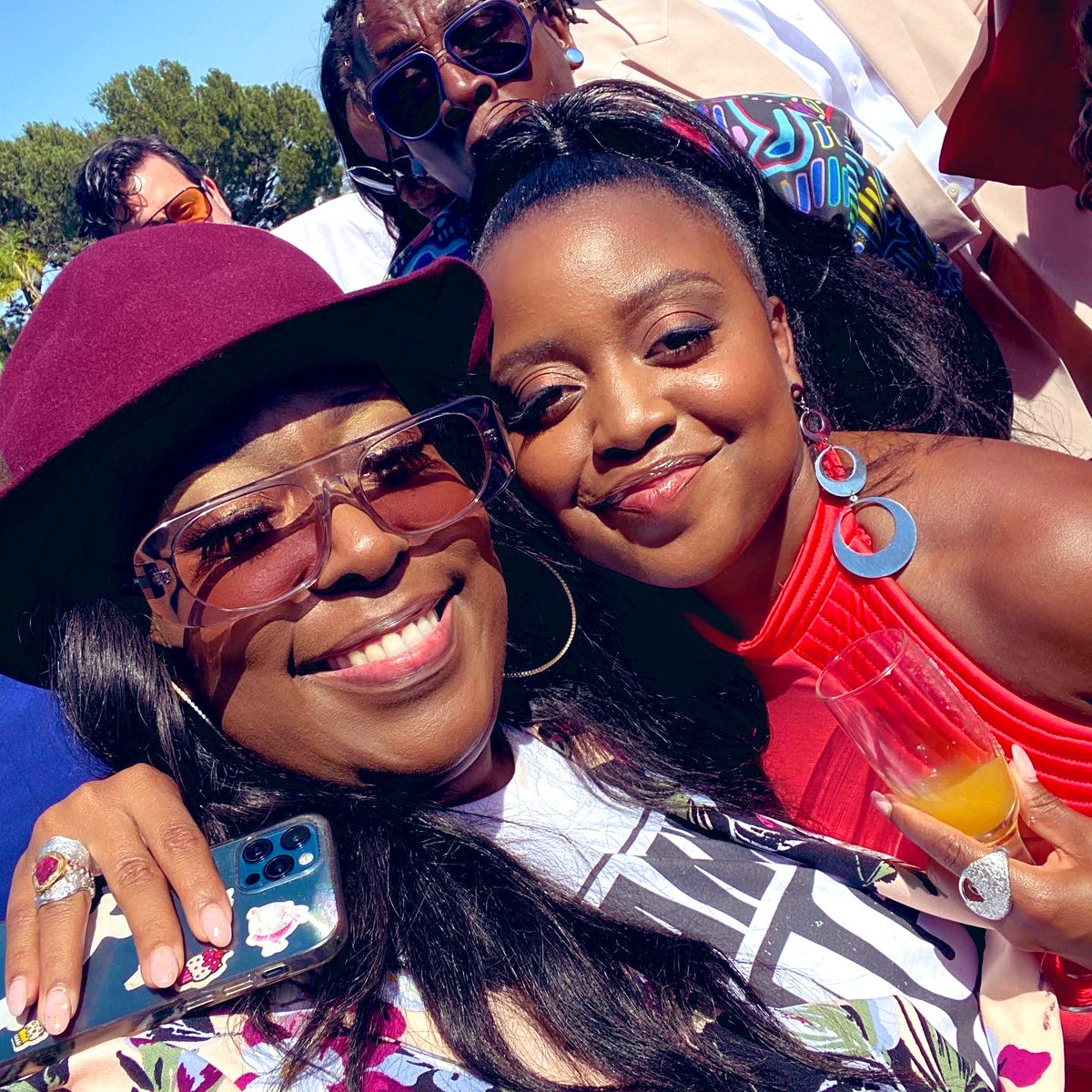 LoniLove's tweet photo. What a great day at the Hartbeat x Netflix is a Joke: The Festival - Brunch.. so great seeing my comedy brothers &amp; sisters I haven’t seen in years … thx you @kevinhart4real, HartBeat production and @netflix for an inspiring event!!! Thxs @DonCheadle for saving my knees🤣🤣 https://t.co/POuw7Jj9xK