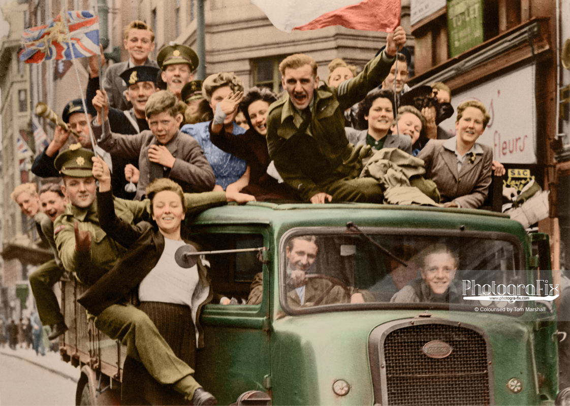 PhotograFixUK's tweet photo. VE Day, 77 years ago today, the end of the Second World War in Europe.
I colourised these photos in 2020 for the Daily Express 75th anniversary commemorative issue.
#Colourised by Tom Marshall #PhotograFix
#VEDay #VEDay77 #OTD #WW2 https://t.co/98W1gLcCnQ