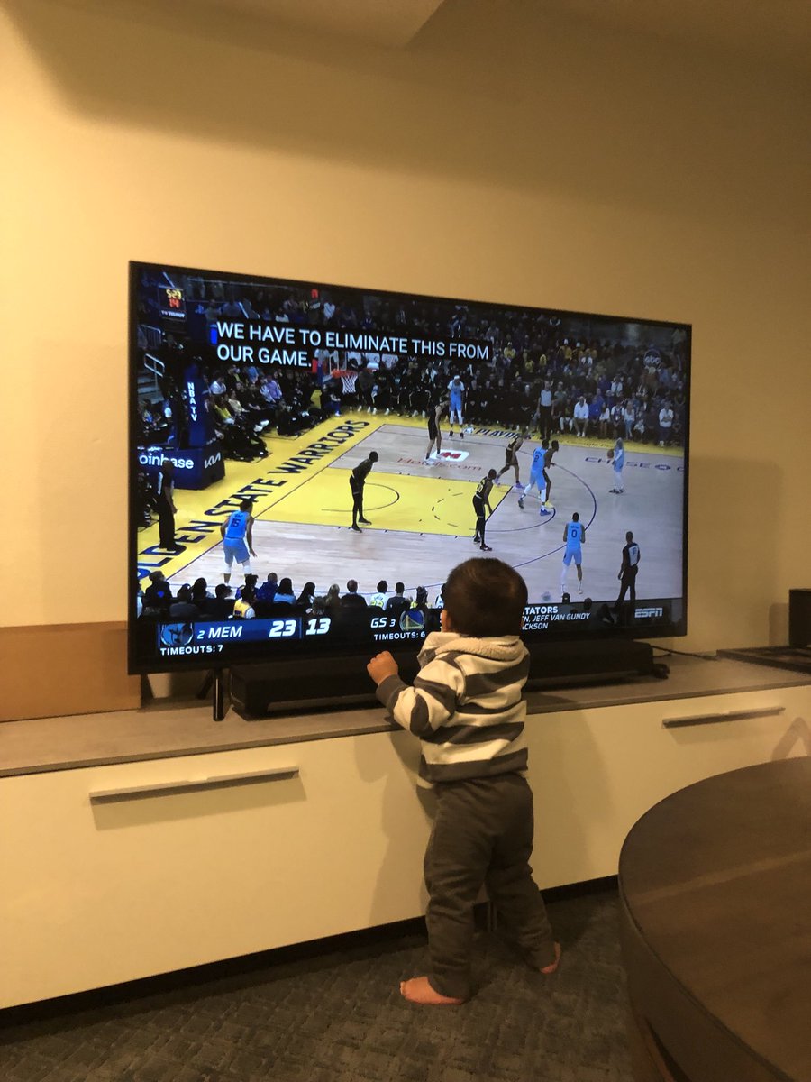 weenuzz's tweet photo. Go Warriors! #nbaplayoffs #gsw https://t.co/FuurXXv6uR