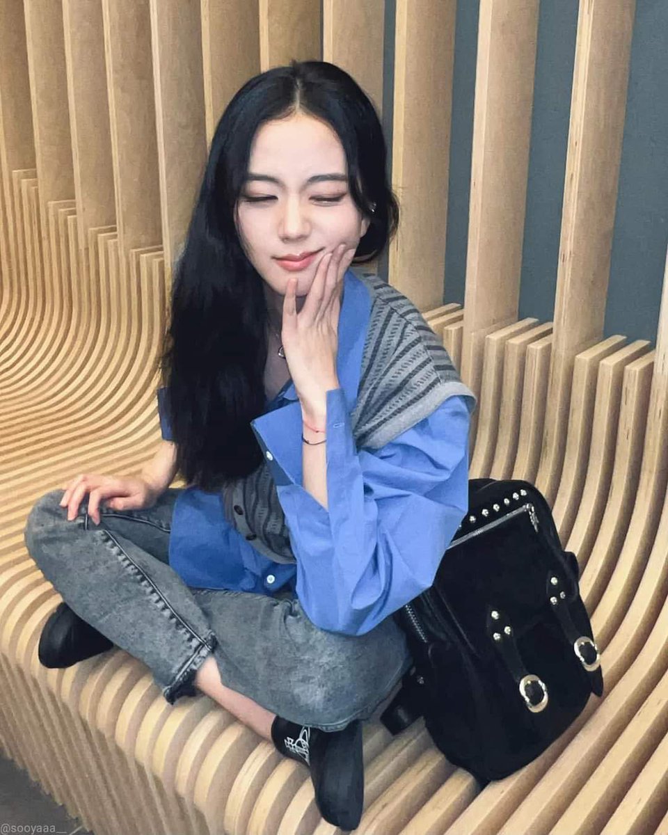 misskoreaJisoo's tweet photo. NO OLVIDEN QUE ESTE FIN DE SEMANA LAS VOTACIONES POR WEB VALEN DOBLE. 

Entren a los links para dejar su voto ⤵️ https://t.co/A0FBW3LuLD