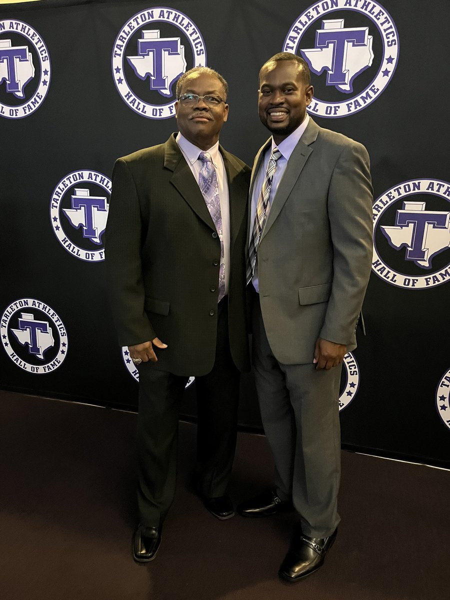 coach_pleasant's tweet photo. Today with family & close friends I get to watch my hero, mentor , & so much more to me ..dad - Coach Carl Pleasant be inducted into the Tarleton State HOF for the 3rd time #HOFDAD #proudson #lovesraidernation https://t.co/cp69xCMEU5