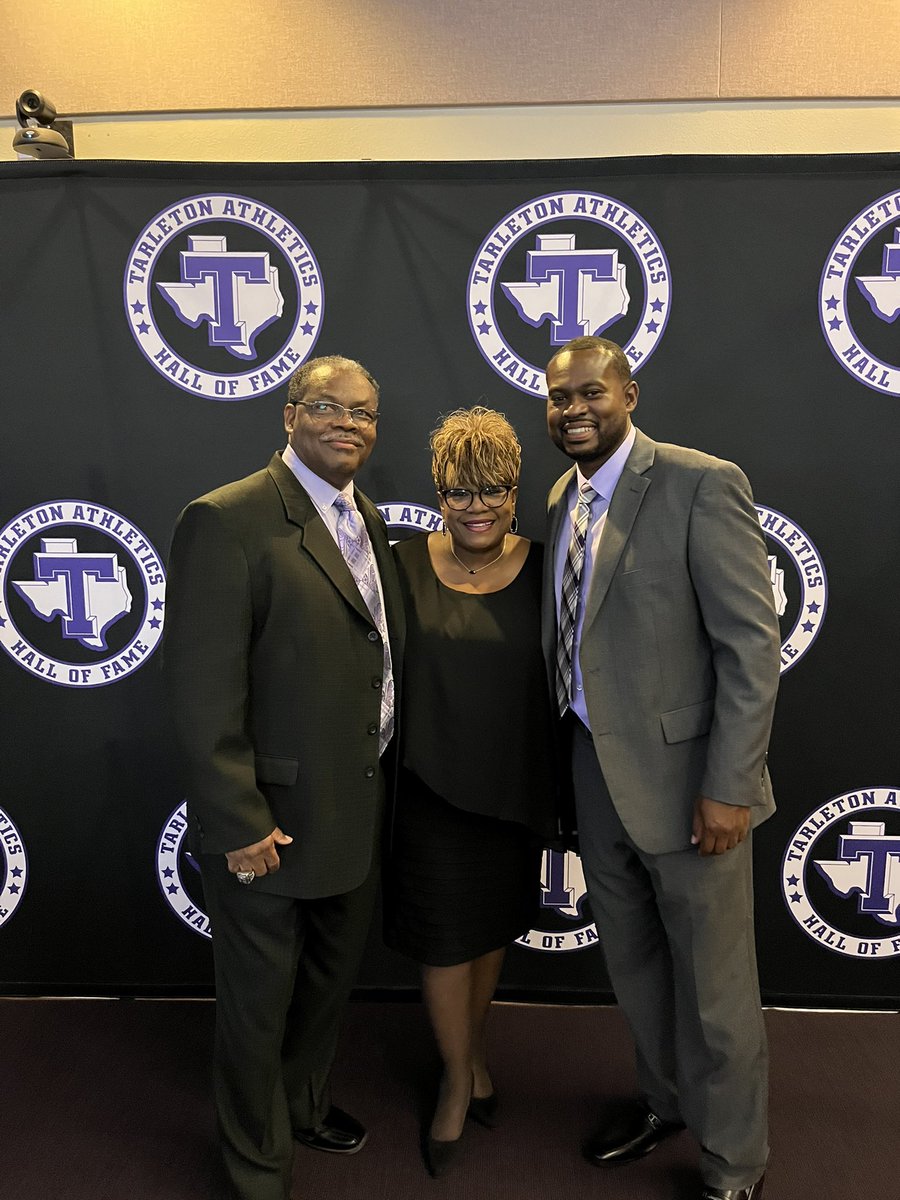 coach_pleasant's tweet photo. Today with family & close friends I get to watch my hero, mentor , & so much more to me ..dad - Coach Carl Pleasant be inducted into the Tarleton State HOF for the 3rd time #HOFDAD #proudson #lovesraidernation https://t.co/cp69xCMEU5