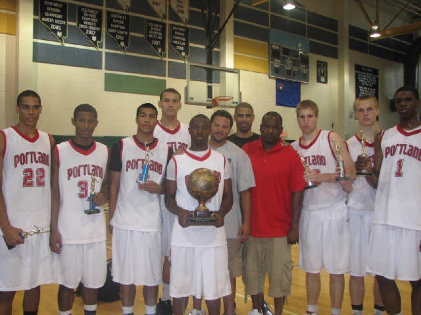 hoopdreamsbball's tweet image. GREAT story telling by my MAIN man @ScottCacciola on our #i5Elite days with my BRETHRENS Ime Udoka (@celtics) &amp;amp; @RoseCityEYBL‼️

I might or might not have a few quotes in the @nytimes article…🤷🏽‍♂️🧵👇🏽