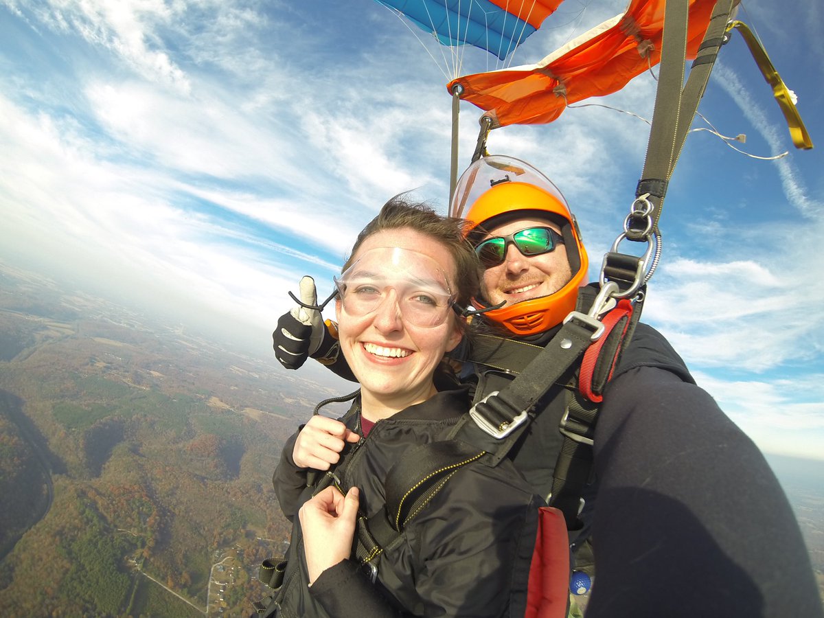 _Shansies_'s tweet photo. Just watched the #TryMoms try skydiving and excuse me while I book a second dive @tryguys https://t.co/UXzbg8ZS2H