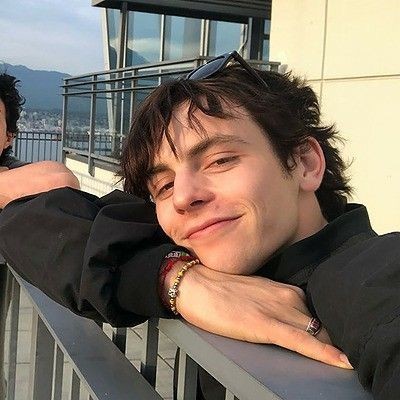 thinksross's tweet photo. Hi! 

this is comfort for ross lynch stan hope you feel good here!! https://t.co/L9QMVF1P6k