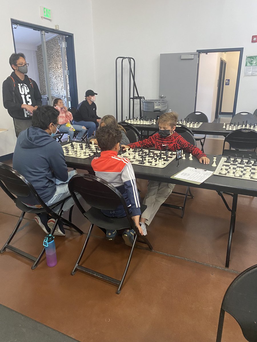 DavidDavidk9806's tweet photo. @CrystalCougars @ArmijoHigh @BGaleWilson1 @KIJonesEle @EdServicesFSUSD We were all boys today:  Nathaniel 6th grade, Alan 4th grade, Chris 1st grade and Joey 10th grade represented our Chess Team at the McKinley-Williams chess tournament in Richmond, CA.  Great field trip today. https://t.co/LhxefJCtit