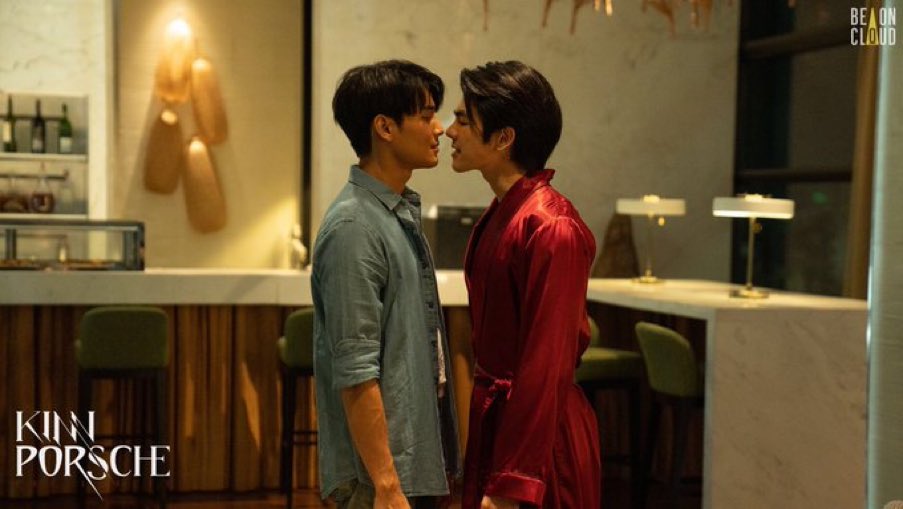 milephak_family's tweet photo. ยังคงปาดน้ำตากับฉากนี้
#MilePhakphum 
#KinnPorscheEP5 https://t.co/cmFbhJRw6Y