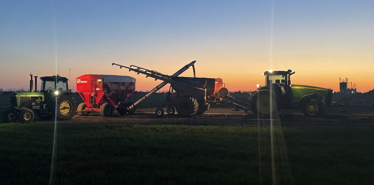 Dungannon_Dan's tweet photo. Finishing up #fertilzerspead22 this beauty evening. #ontag https://t.co/dqqoGwfmNb