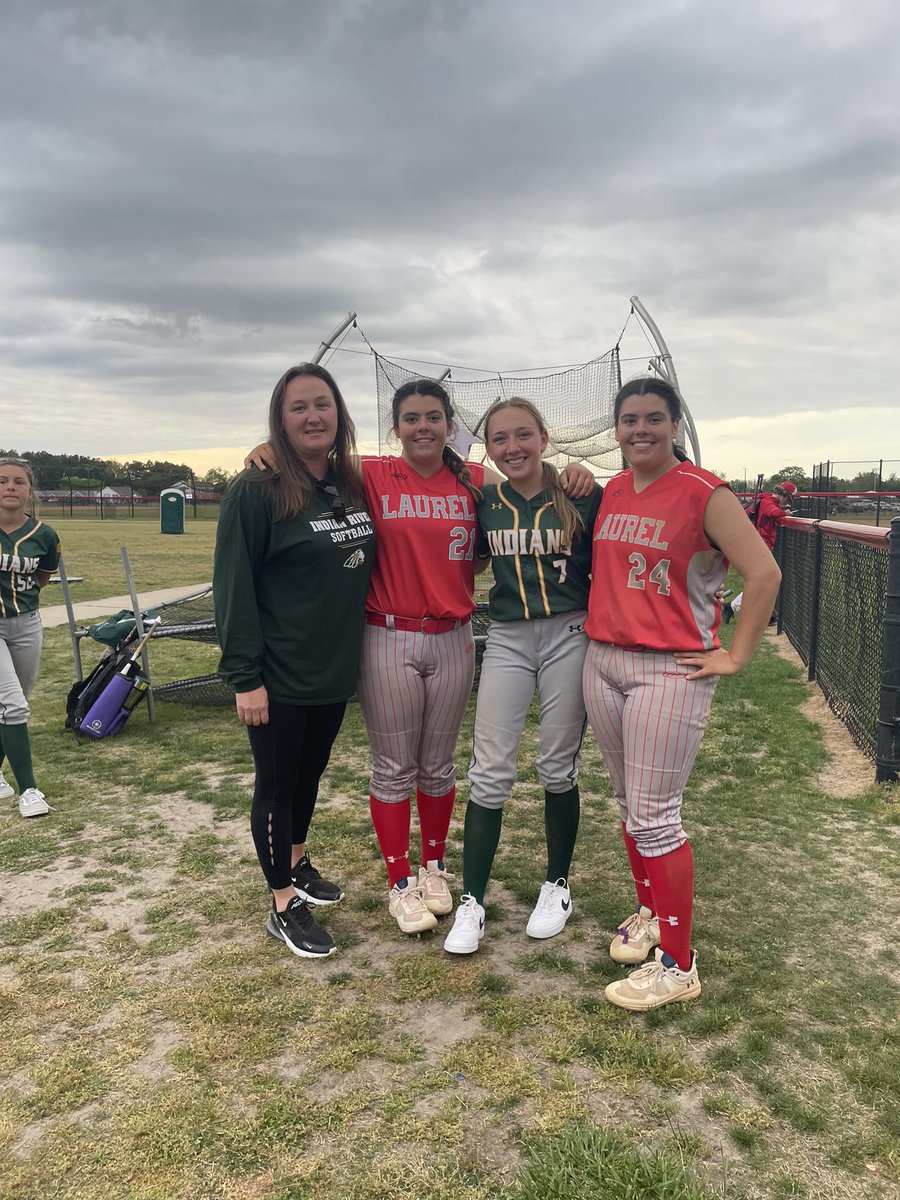 Bailey_8_'s tweet photo. One of the best things about softball is making friends along the way! Got to see a couple of my old travel teammates this school ball year! @hoban_lily @KinsleyHall4 @LaniyaLewiss @ShaniyaLewis88 @kmpasswaters ❤️ #getstruck⚡️@LLGCOACH @KarenWeekly @UACoachMurphy @RazorbackSB https://t.co/484MD0Ddmo