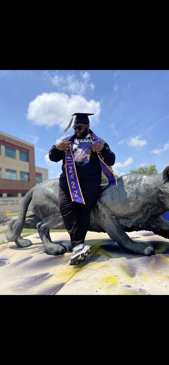 kingjustoo's tweet photo. #PVAMUGrad #PVAMU22 #PVAMUGradSWAG ๐ค๐ค๐ฟ https://t.co/ni5RINMX6Z