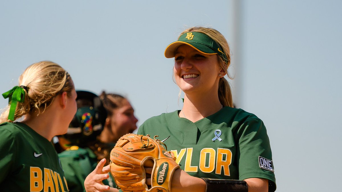 BaylorSoftball's tweet photo. Period. 

#SicEm🐻🥎 https://t.co/k1Nu40hNVs