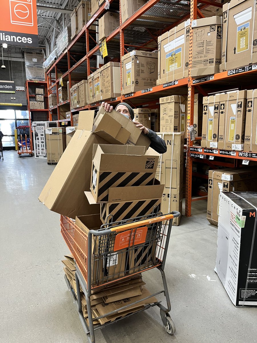 jenscott_30's tweet photo. Pack it down, pack it down! #cardboardchallange #gomet #oneteam @Mike_Attar @Richiesimms90 @ItsJustGibson @gabriel_ayla @SmFuller86 @BVladAdrian @MannyHomem @THDJones @JCHomeDepot https://t.co/E8o9feRWmQ