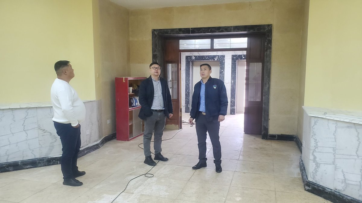 Бурхан багшийн хөшөөтэй барилгын засварыг "Алтан шогол" ХХК өөрийн хөрөнгөөр хийж дуусгасан, удахгүй доторх үзмэрүүдийг байрлуулах ажил хийгдэнэ. Дулааны сувагчлал татах асуудлыг шийдэж өгөхгүй бол энэ барилгын ашиглалт дахиад л асуудал дагуулна.