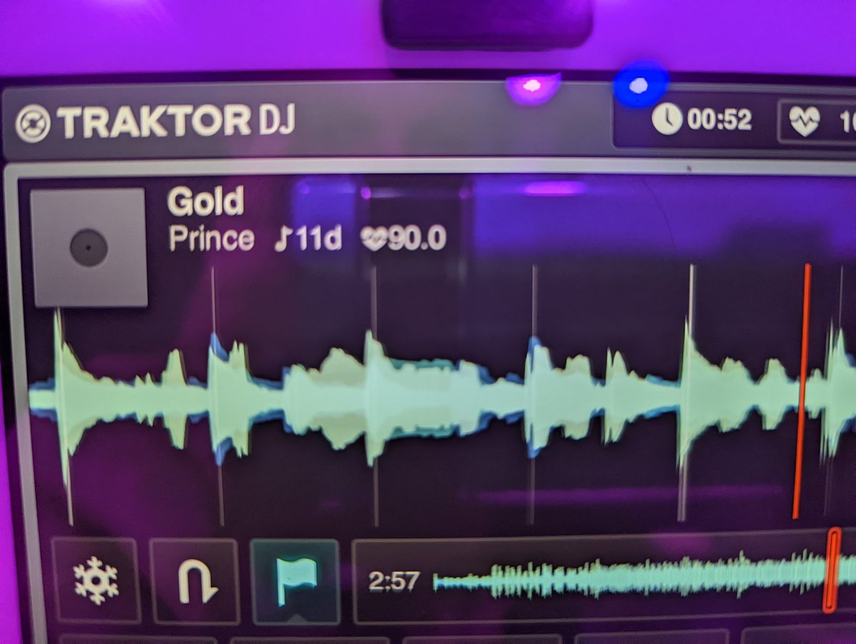 CaseyRain's tweet photo. That's almost it y'all! Ending with the all time classic of GOLD. Thanks to everyone who turned up and turned out! Appreciate every single one of ya 💜💜💜💜💜🔥🔥🔥🔥
#NewPowerParty #PrincePartyLondon #TearingUpLondon #Prince #OhFunkyLondon https://t.co/LF8PzCdCGo