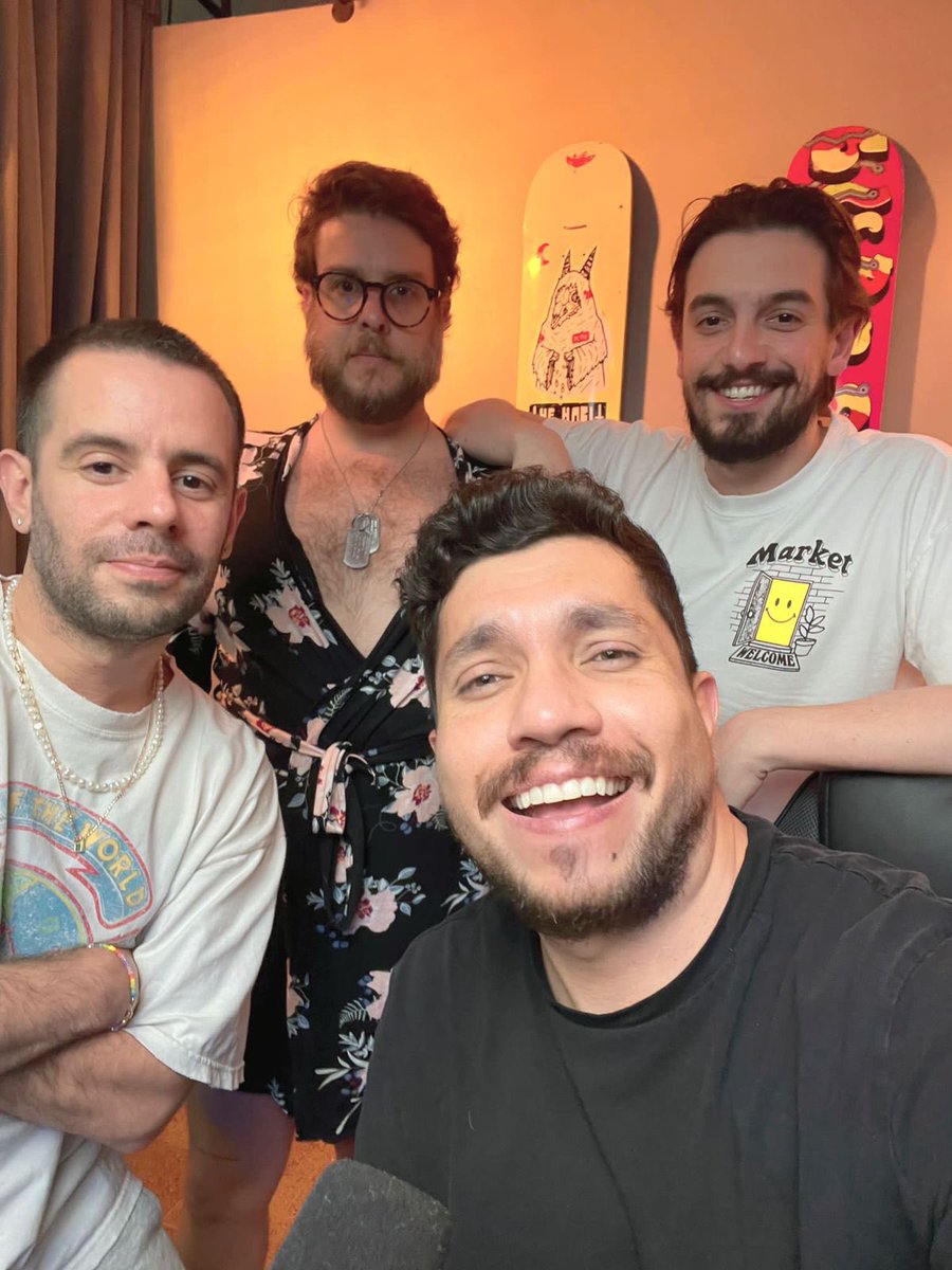 Escuela de Nada (@escueladenada) on Twitter photo En el último episodio pintamos la silueta de <a href="/JoseRGuzman/">Jóse R Guzmán</a>. Puedes verlo suscribiéndote a Patreon En el último episodio pintamos la silueta de <a href="/JoseRGuzman/">Jóse R Guzmán</a>. Puedes verlo suscribiéndote a Patreon
