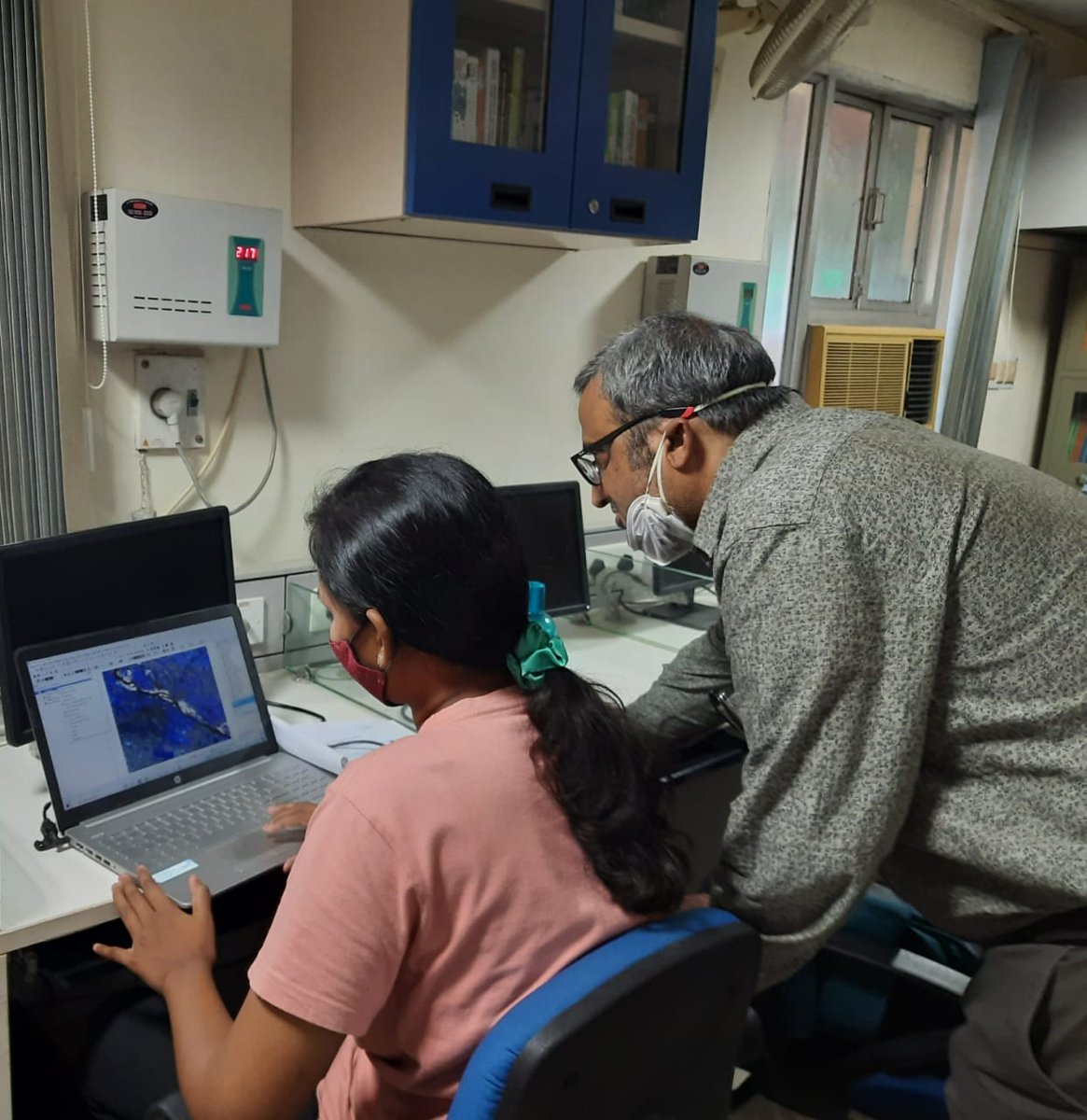 IGNOUVaranasi's tweet photo. Term End Practical Exam of course MGYL-004 of PGCGI programme was conducted on 07/05/2022 at Study Centre 48056 (BHU Varanasi). Prof. Narendra Verma as internal examiner assigned tasks to students on computer and Prof. P P Ghosh took viva as External examiner @OfficialIGNOU https://t.co/rgapCwuvkV