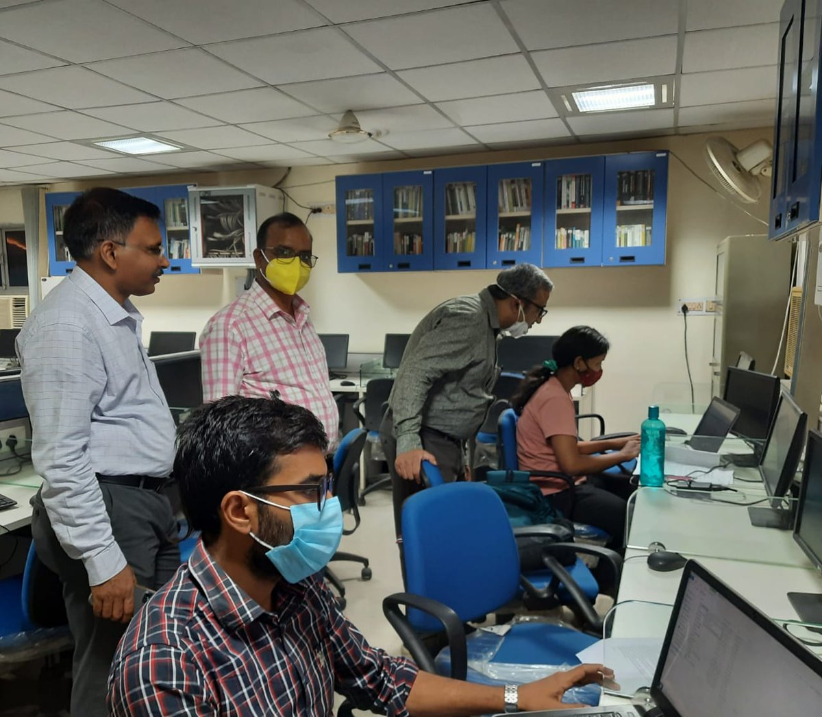 IGNOUVaranasi's tweet photo. Term End Practical Exam of course MGYL-004 of PGCGI programme was conducted on 07/05/2022 at Study Centre 48056 (BHU Varanasi). Prof. Narendra Verma as internal examiner assigned tasks to students on computer and Prof. P P Ghosh took viva as External examiner @OfficialIGNOU https://t.co/rgapCwuvkV