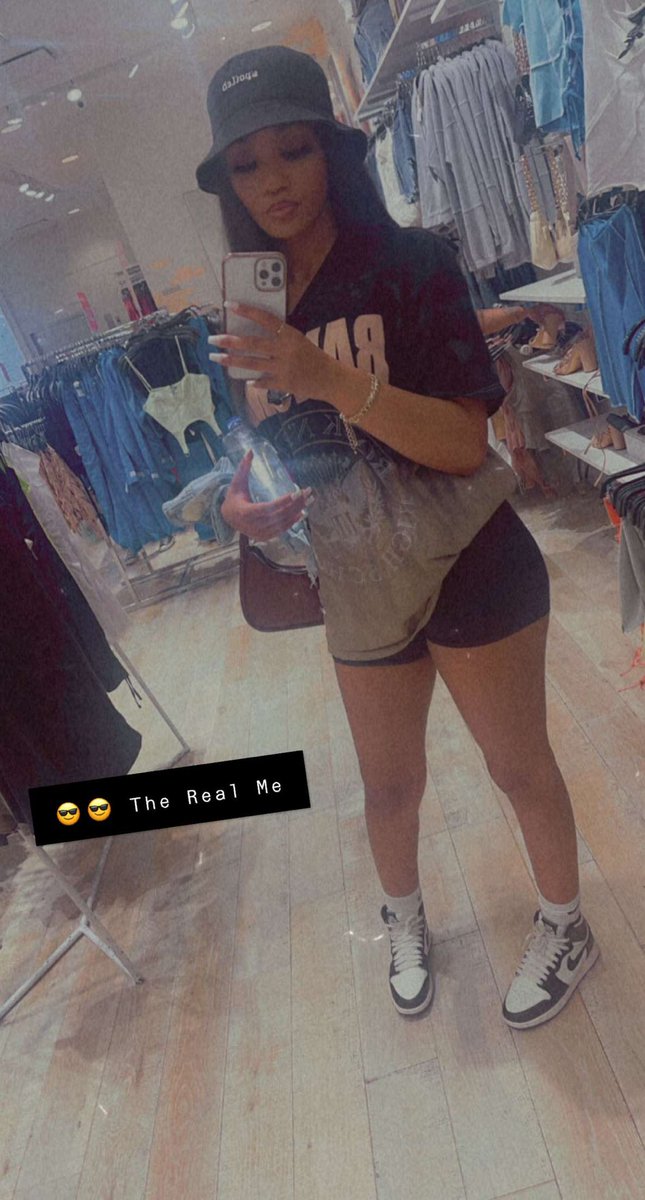 RiRiFineAss's tweet photo. WHAT IT DO! https://t.co/hiuDKjvTHK