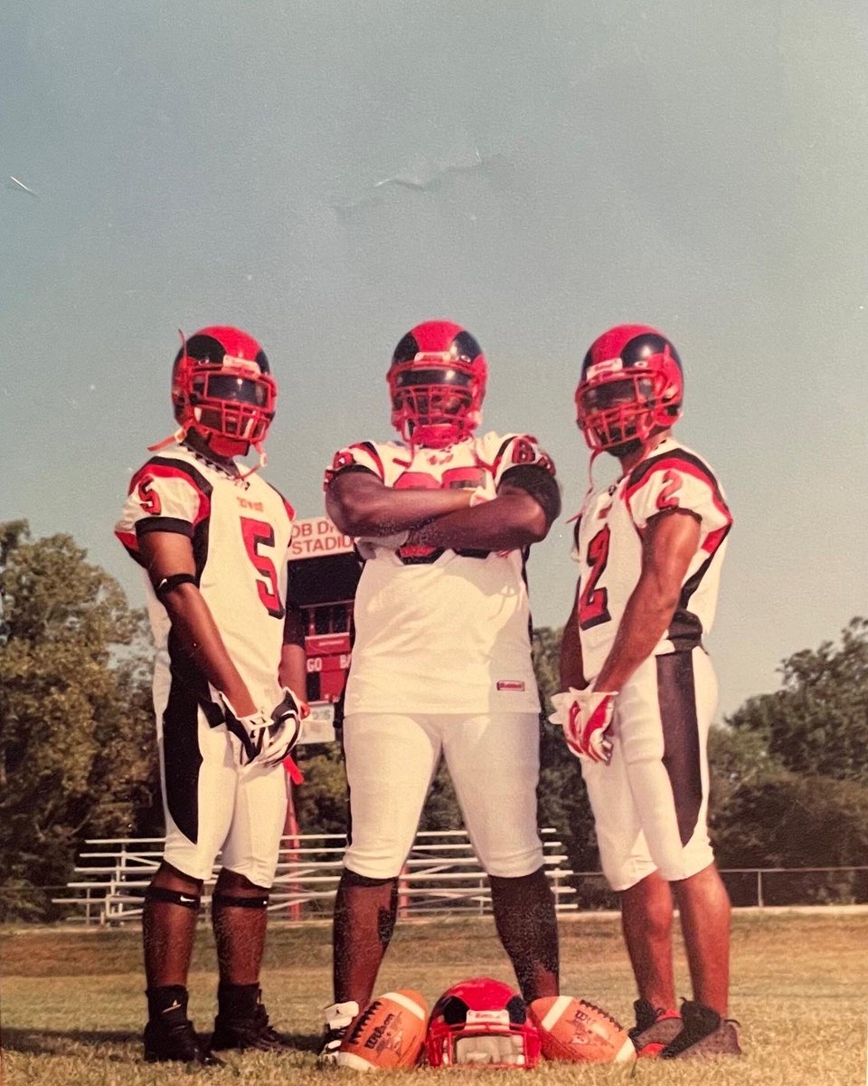 CoachNCole's tweet photo. #LongLiveDeuce 🕊🕊 Rest my boy Vonni https://t.co/fooFfMnH3B