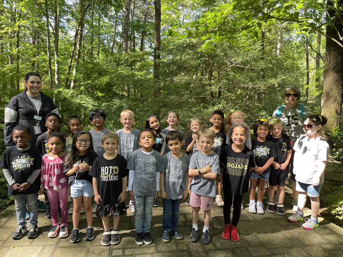 Park_IB_School's tweet photo. As part of their Sharing the Planet UOI, kindergarten students enjoyed a field trip to Garvan Woodland Gardens! Each student participated in a scavenger hunt trying to find unique things in nature! 🌸🍃🪲 @iborganization
#hssd #parkib #ibyp #pyp #IB https://t.co/jWwla6A1u1