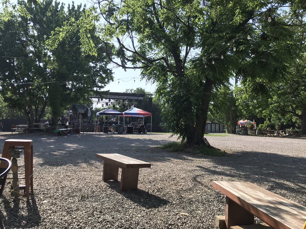 Noisesandsignal's tweet photo. 2,500 ppl coming to a reconfigured @FarOutLounge tonight for @theebikinikill https://t.co/4IvxgfZAKy