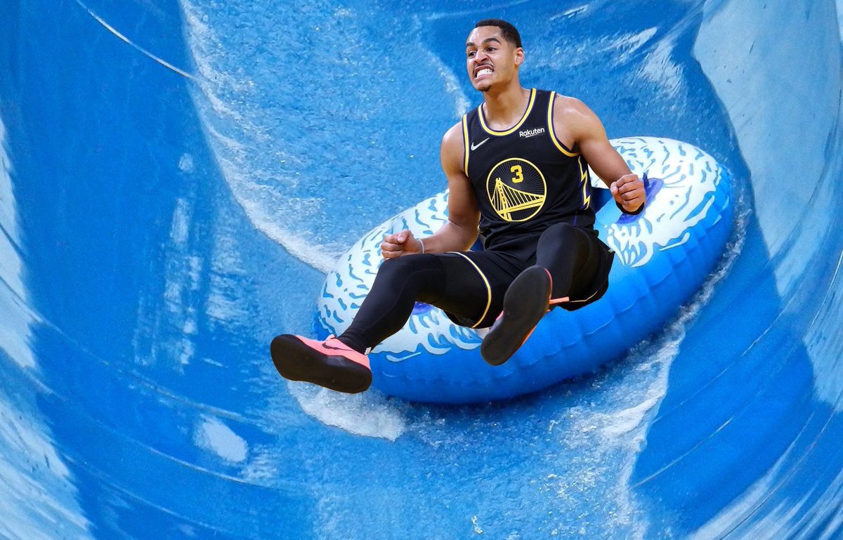 _Drake4life_'s tweet photo. ISSA POOLE PARTYYYY🎊✋ #gsw #gswvsmem https://t.co/SjkGvyFRhw