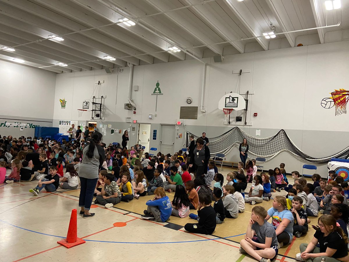 StTimothyRegina's tweet image. 📣😀Our Timberwolf Family celebrated our first HOWL Leadership Assembly F2F in the gym after 2 years! 🙌 SWPBIS Awards, Minute 2 Win-It Challenges &amp;amp; tons of goofy shenanigans 🤪… note the wrestling belt! #TimberwolfProud