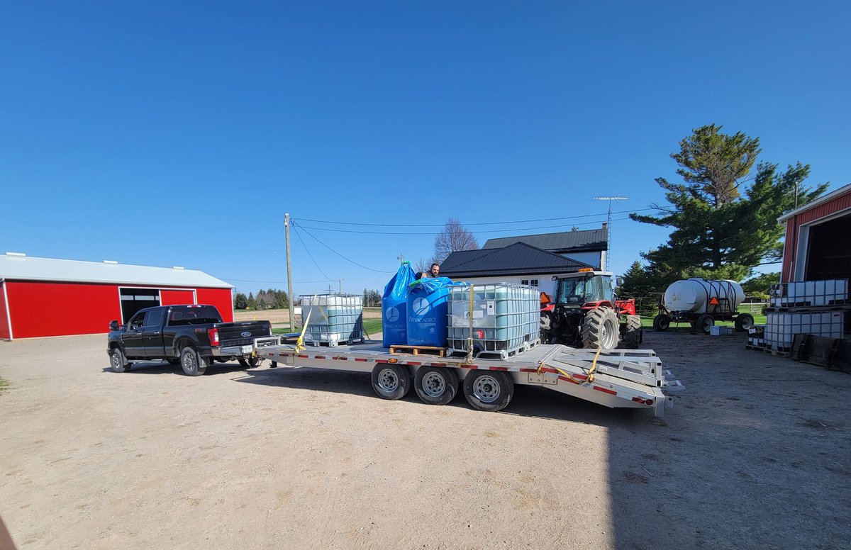 MosburgerA's tweet photo. Loading up @LiquidAgro #SpringUp #ProGerminator @TimacAgroCanada #TopPhos #Conklin #Amplify-D 

#Sendit ! https://t.co/8S9BEpPmgY