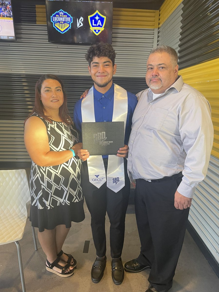 CRodriguez_EHS's tweet photo. Congratulations to Isaiah Chavez for completing the GECU Student Board of Director’s Program. It’s been an honor to be your teacher for the last four years. You make Eastlake HS proud! @Eastlake_HS @EastlakeBPA @myGECU #TeamSISD https://t.co/yty6Ty40UW