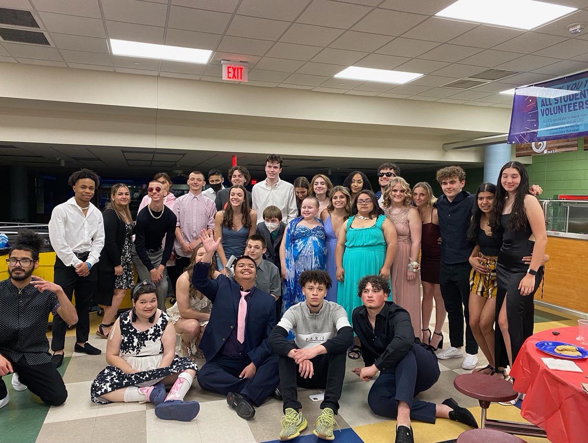 ms_searles's tweet photo. Best Buddies prom at Leominster High! Thank you to the chaperones and LHS Best Buddies for making all of the buddies’ night so special ❤️ @FitchburgPS @Principal_FHS @bestbuddies https://t.co/grh5vxSYh0