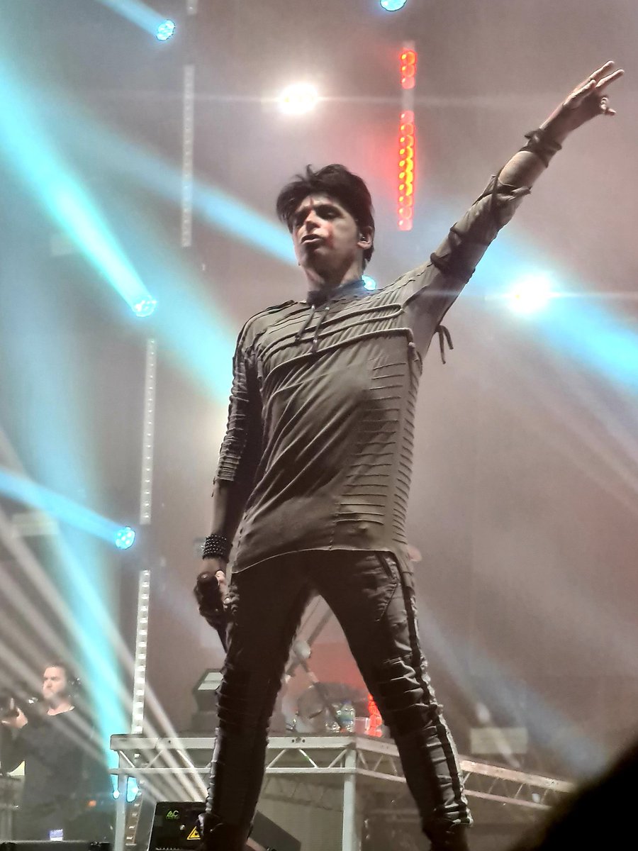 NickiyJones's tweet photo. @numanofficial Thank you for making my Wembley dreams come true. https://t.co/jdS203feqS