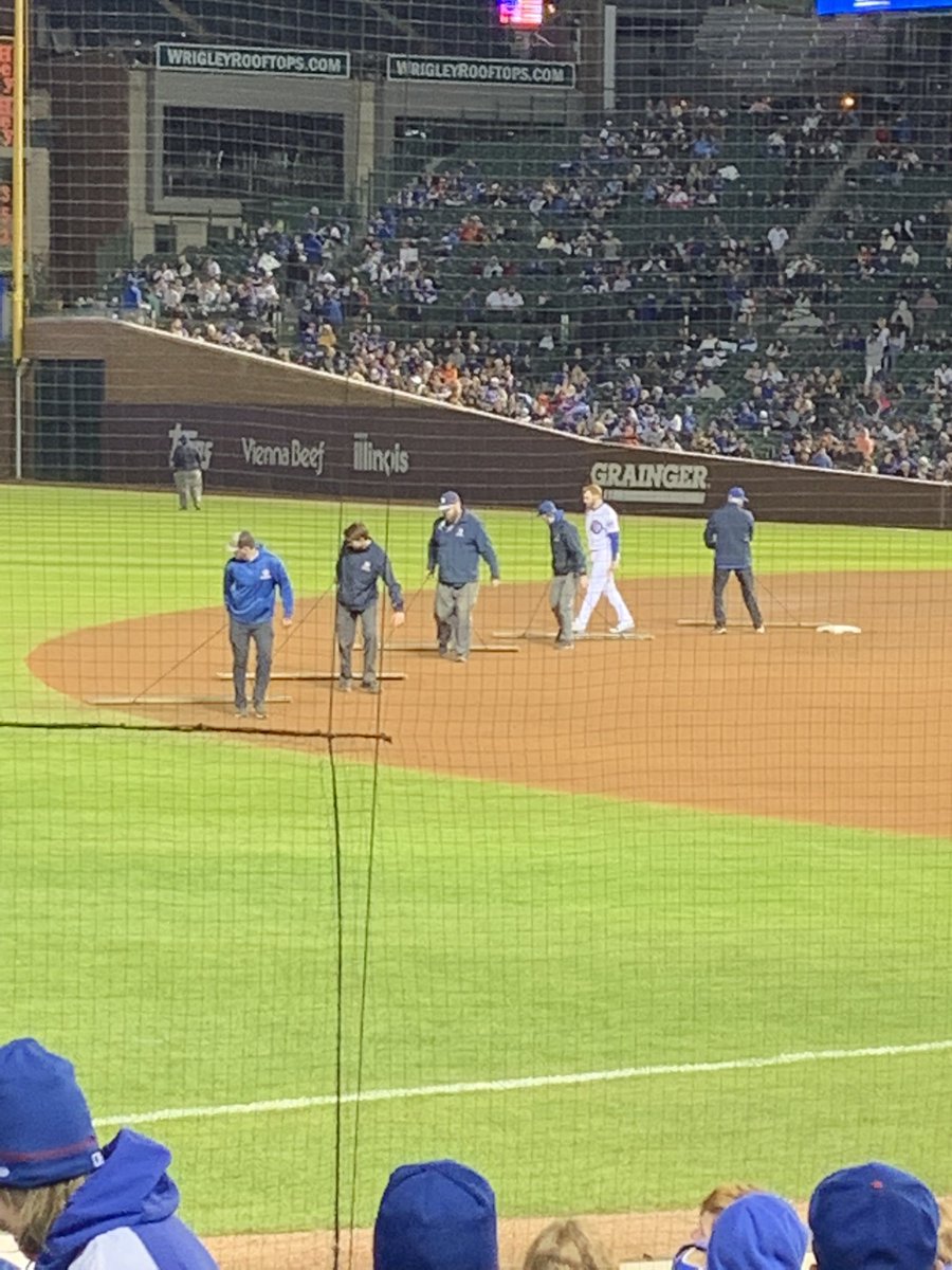 TurfaceJ's tweet image. Great job Cubs groundskeepers.