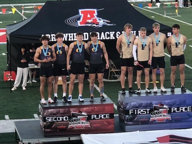 SPW_oconnor's tweet photo. 4x100 showing up on the podium! #OconSpeed https://t.co/8e2jLP557f
