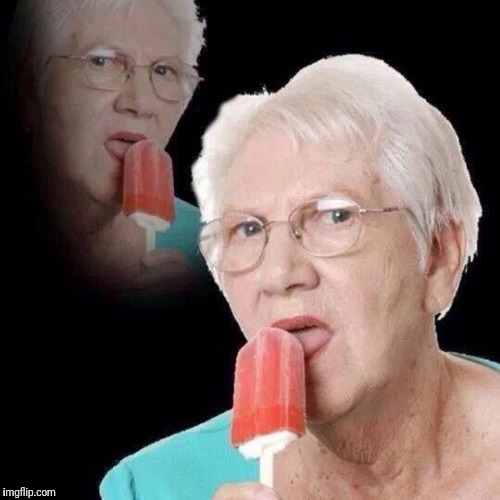 AltcoinDaily's tweet photo. Me watching the weak hands panic sell. #crypto https://t.co/jTQBzpjazn
