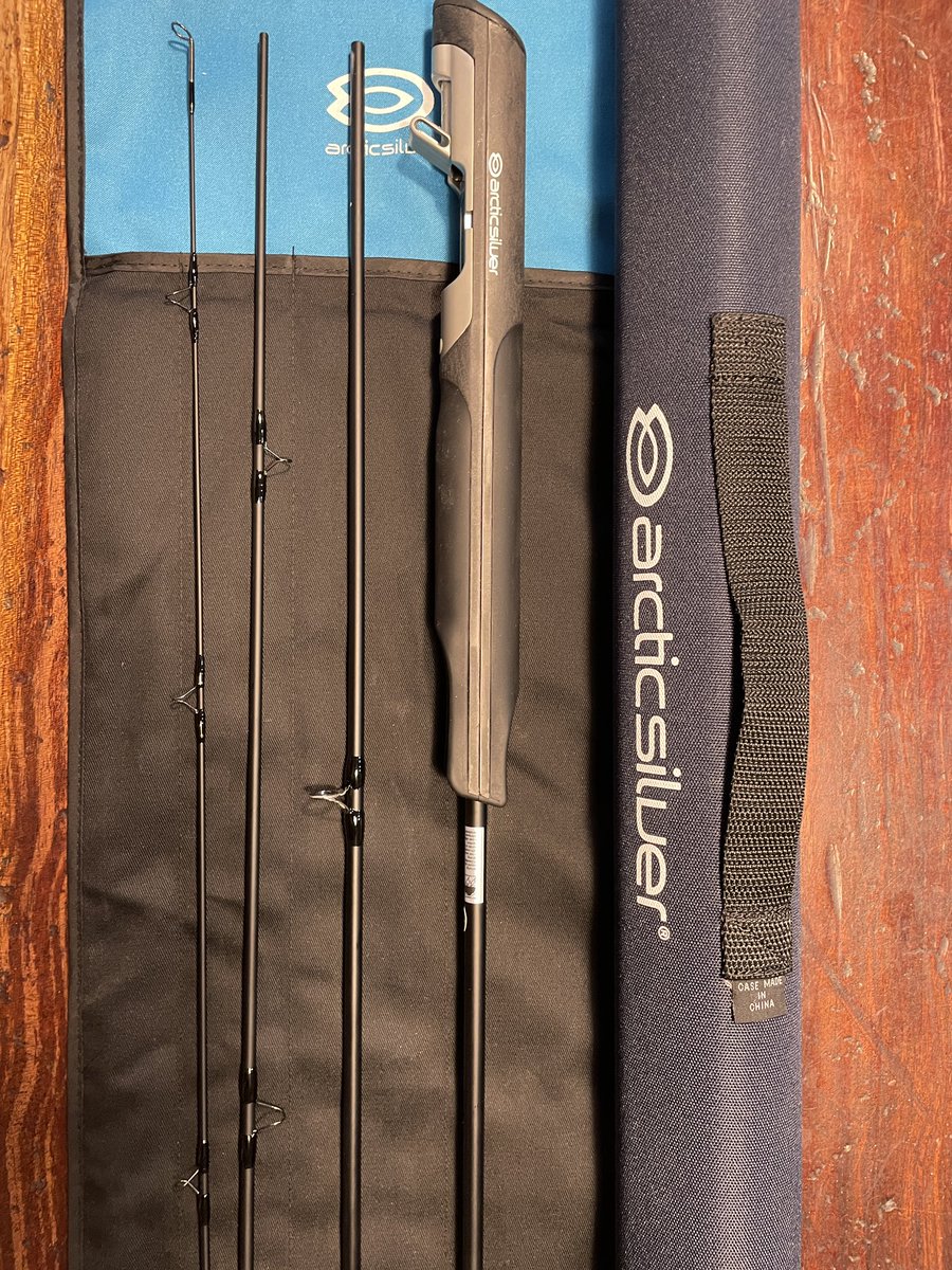 EmbryoFlySystem's tweet photo. フライロッドのサンプルが来ました。アークティックシルバーのFONNA#5 9FT
#arcticsilver #flyrod #flyfishing #freeflex #quicklock #フライフィッシング #フライロッド https://t.co/Z9yLh6Bpb5