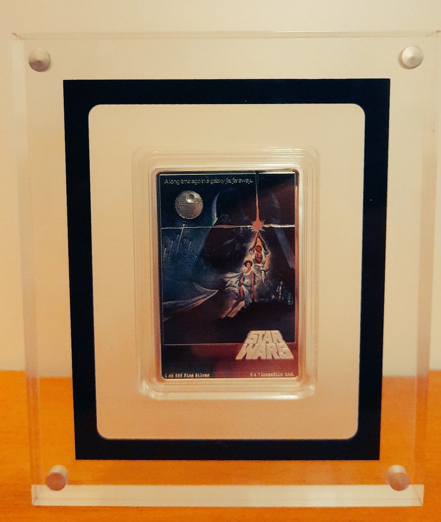 GTN2021's tweet image. Bought this silver 'coin' last year. Goes good with UC Star Wars comic. Happy days. #davidyu #nzmint #veve