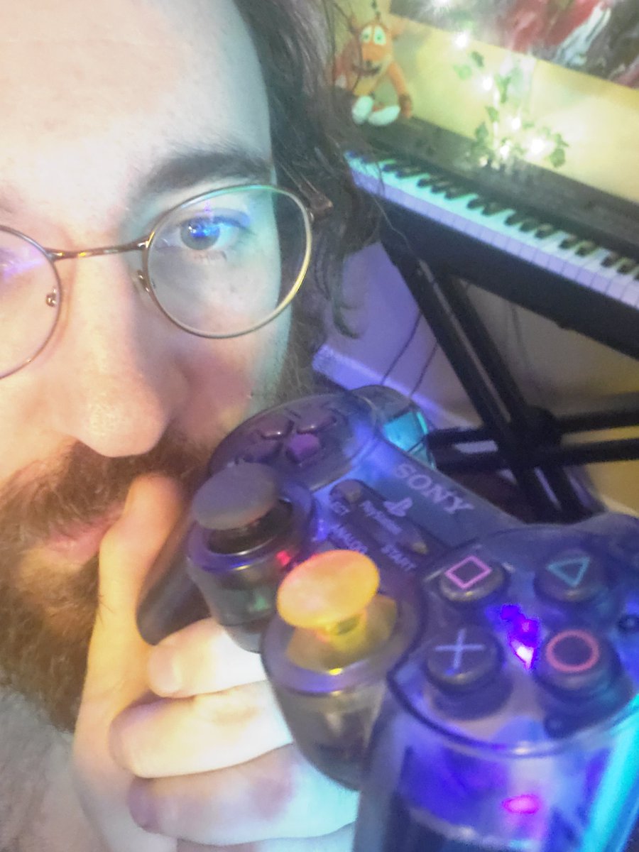 Fixed up a new controller!! New membranes, grippier stick, beautiful light and Paracord mods by <a href="/rRubiks/">rrubiks on bsky</a> <a href="/PuzzleCustoms/">Puzzle Customs</a> , cute purple dpad by @Skinner_Koopa