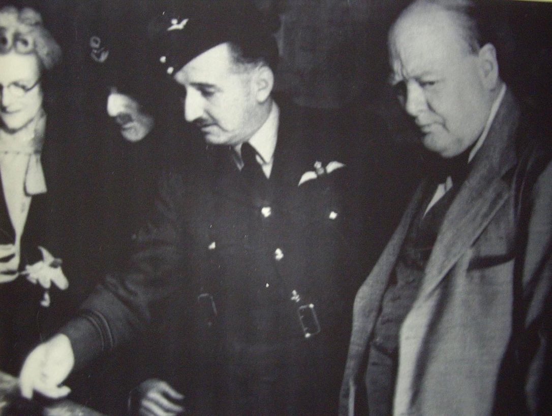 Danesfieldhouse's tweet photo. #VEDay ~ 8th May 1945. Today we celebrate 77 years.
Brimming with history, #danesfieldhouse was once home to the #IntelligenceSection of the #RAF, known as #RAFMedmenham. The unit specialized in #photographicintelligence & was the 'eyes' to Bletchley Park's 'ears'.
#lestweforget https://t.co/qm6pIt5VXd