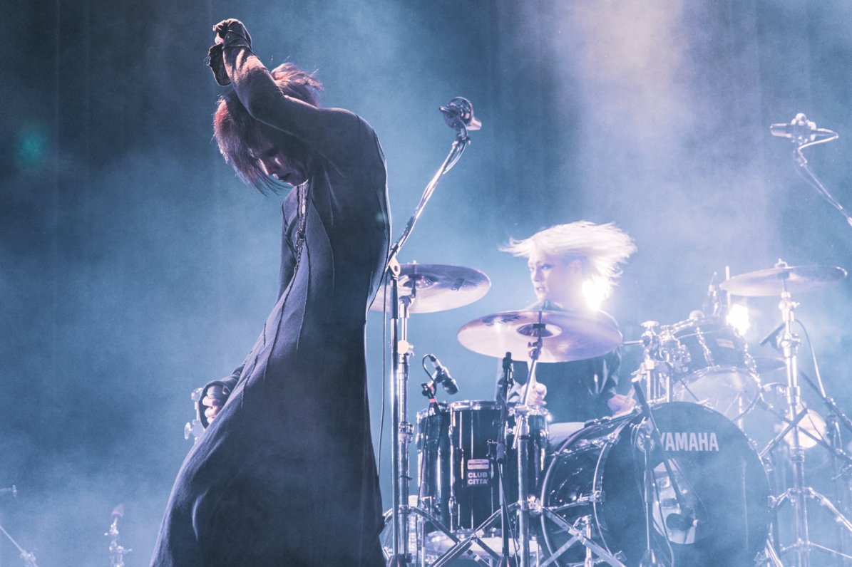 tbtvtwit's tweet photo. 【『ALLDEADDIESFES2021』emmuree／フォトリポート：後編 】⇒ https://t.co/vBg5jbugRo #dieS #emmuree https://t.co/k1r2Mbgpi6
