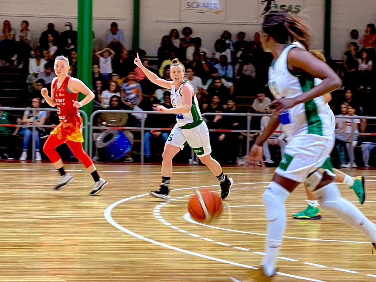 PhilippeSceaux's tweet photo. [#PLAYOFF #NF1] Superbe ambiance hier soir sur le parquet des #ClosSaintMarcel où l'#ASAsceaux s’est relancée magistralement contre #Feytiat Basket (71-61) en cette 2ème journée. Rdv la semaine prochaine pour la suite de ces éliminatoires 👍 🏀⛹️‍♀️ -> #LF2 👏 #laventurecontinue https://t.co/hE8nutBJcA
