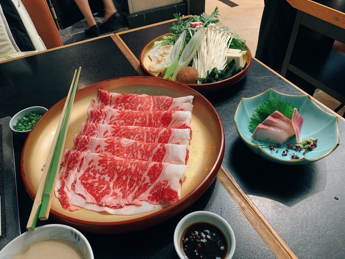 夕飯には早いけどいいよね❗️
例大祭お疲れ様でしたー‼️
しゃぶしゃぶにしたで 