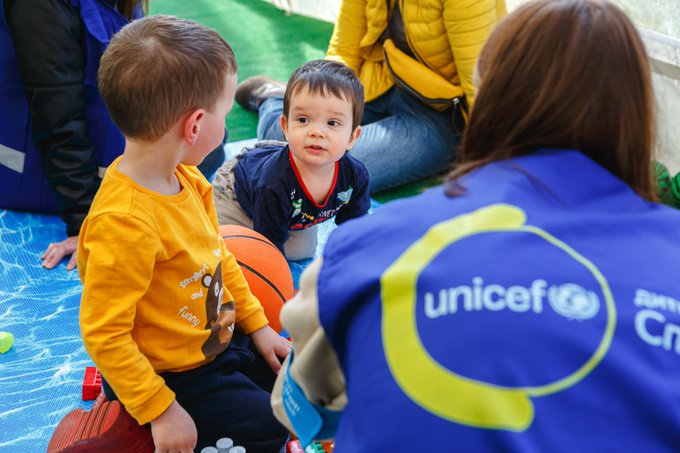 himuratsahin's tweet photo. My wish for Mother’s Day: Every mum to see their children grow up in safety, in good health with best possible support. To protect children affected by war, protect their mothers #togetherwecan #spilno @UNICEF_UA https://t.co/zy2ZVyXWqH