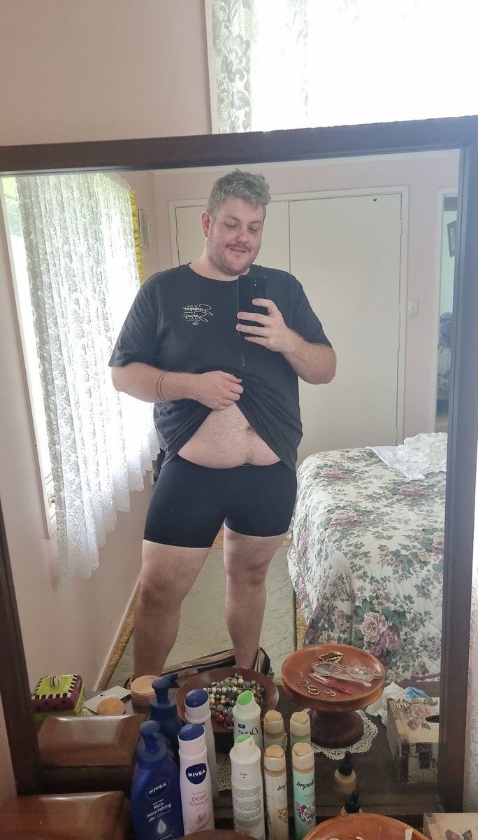 Jasecw28's tweet photo. Felt sexy. Might delete later. 😂 #notmyroom #undies #gayaussie #single #sundayfunday #gym https://t.co/ajHzigiju1