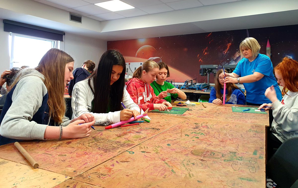 WorthingHighOut's tweet photo. It's not rocket science...

Oh wait it actually is. 🚀 
#spacecamp https://t.co/ylklpL76Md