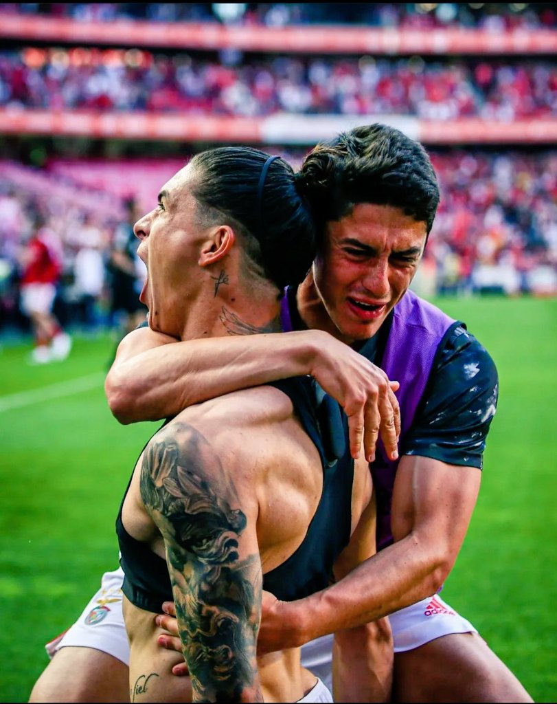 Ficou esta imagem de ontem.
Não é preciso dizer muito 🦅❤️