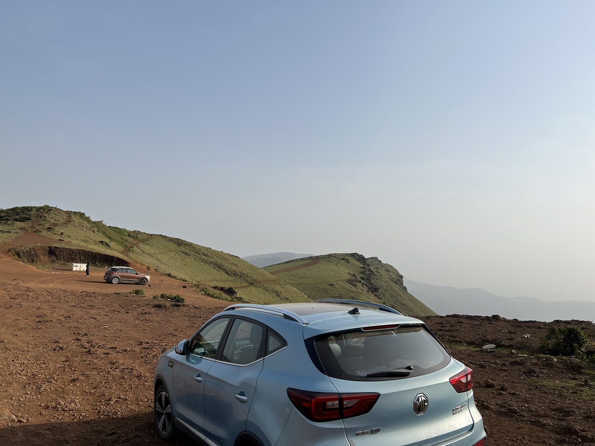 Ha_Rs_Ha_'s tweet photo. #electricvehicles near #mullayanagiri peak @TeslaClubIN @TataPower @zeoncharging @PlugInIndia @MGMotorIn @nitin_gadkari https://t.co/tGEOZTN1zy
