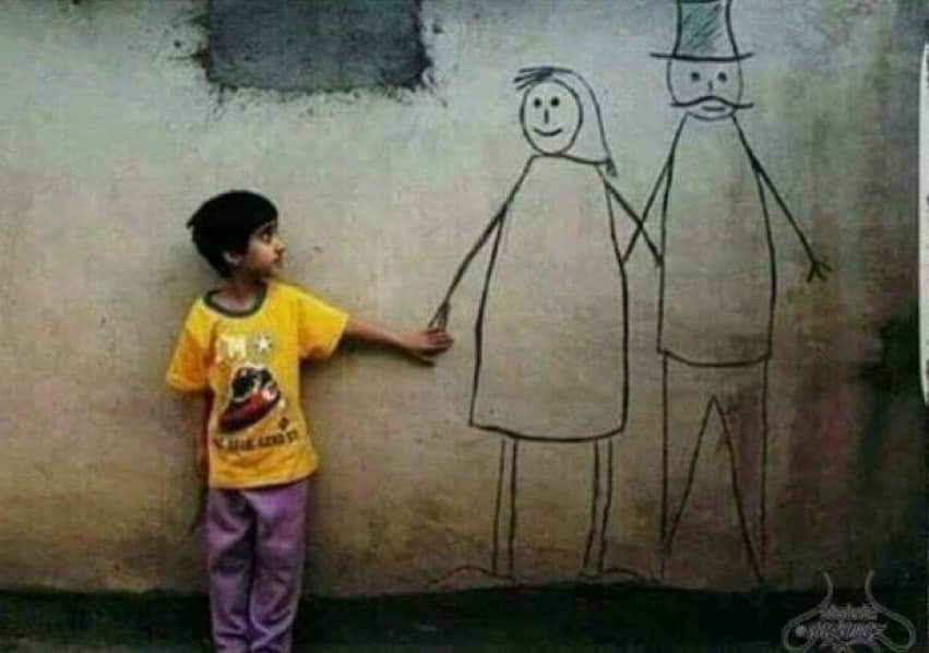 Doğurmuş
Doğurmamış

Doğurduğunu bağrına basmış
Doğurduğunu bağrına bile basamamış
Doğurmadığını bile bağrına basmış

Kendi anne olan
Vicdanı anne olan
Ruhu anne olan
Bütün kocaman yürekli kadınlara

Ve bir evlada anne gibi şefkatle sarılabilen adamlara 
SELAM OLSUN

#AnnelerGünü