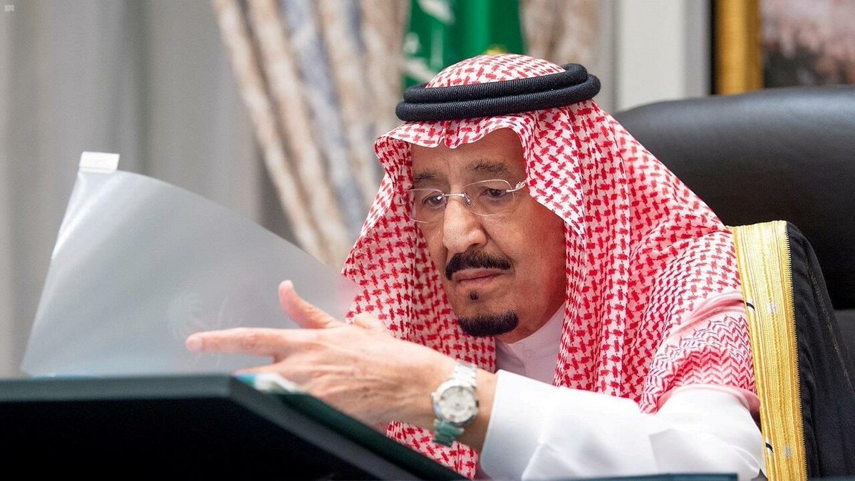 France24_ar's tweet photo. العاهل السعودي الملك سلمان بن عبد العزيز يدخل مستشفى جدة https://t.co/dqs48Y3FGt https://t.co/cf28Y5ZTdZ